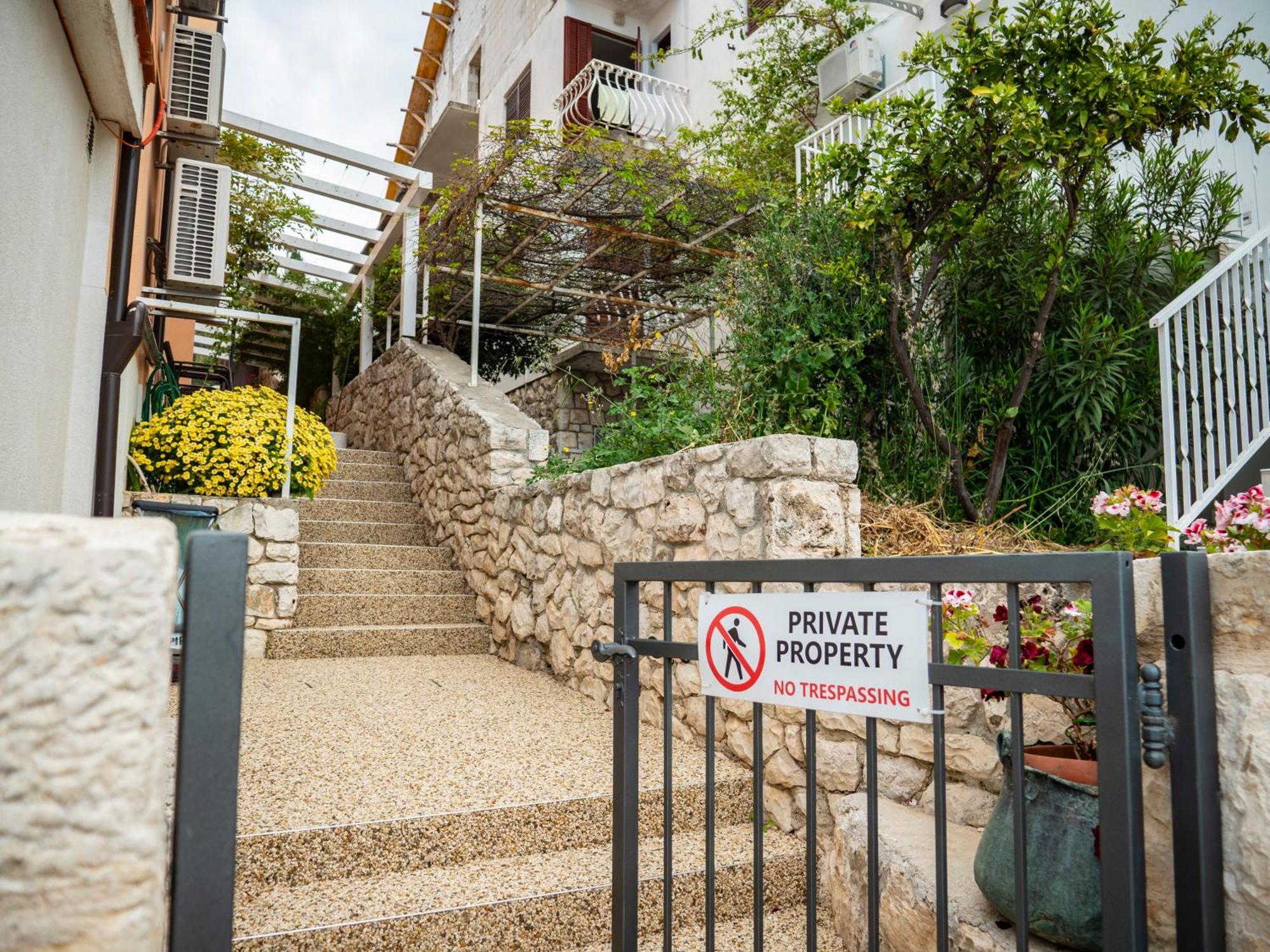 Apartment Jelka- Center Of Hvar Town Exterior photo